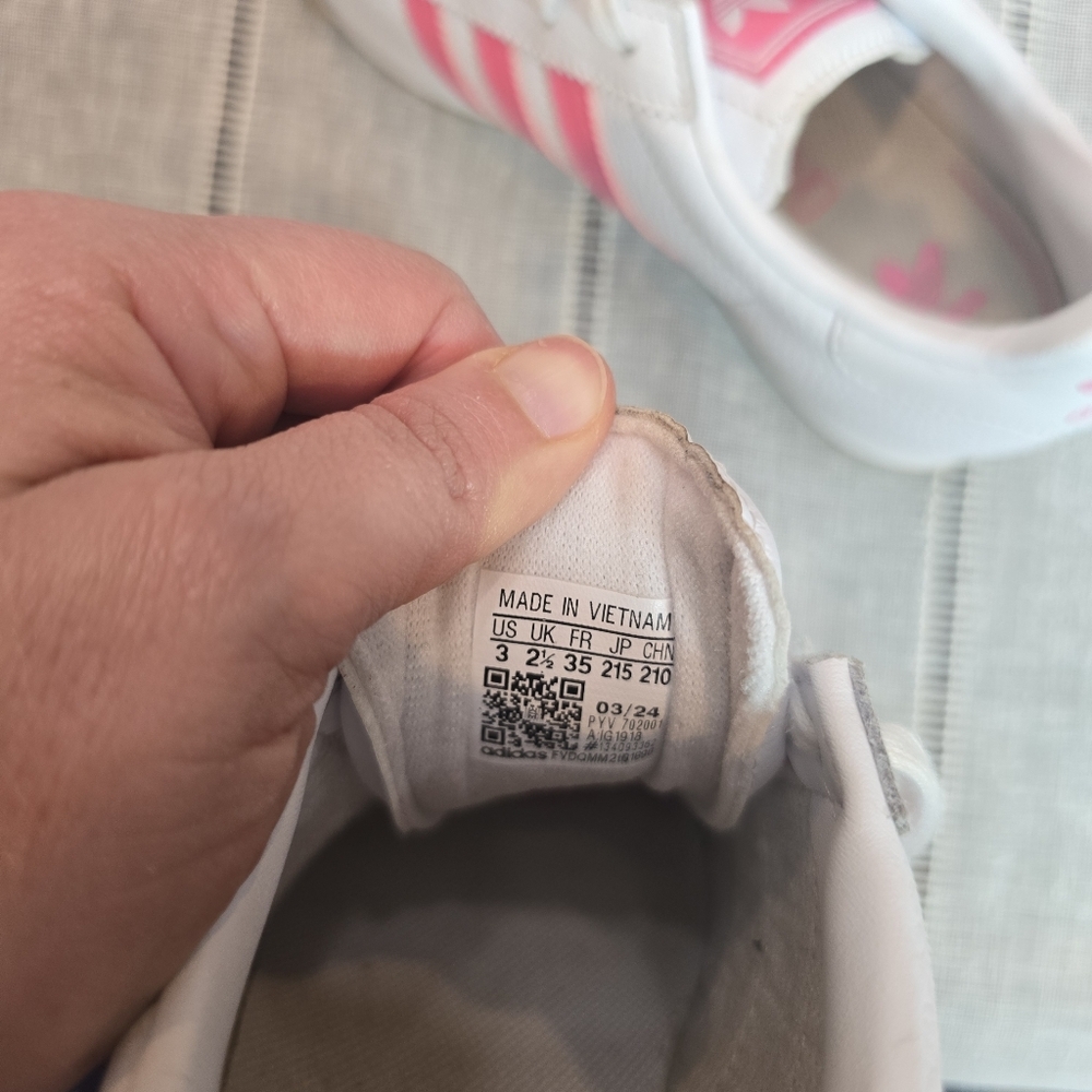 Adidas Samoa White and Pink Sneakers with Gum Sole girls Size 3 - Picture 13 of 13